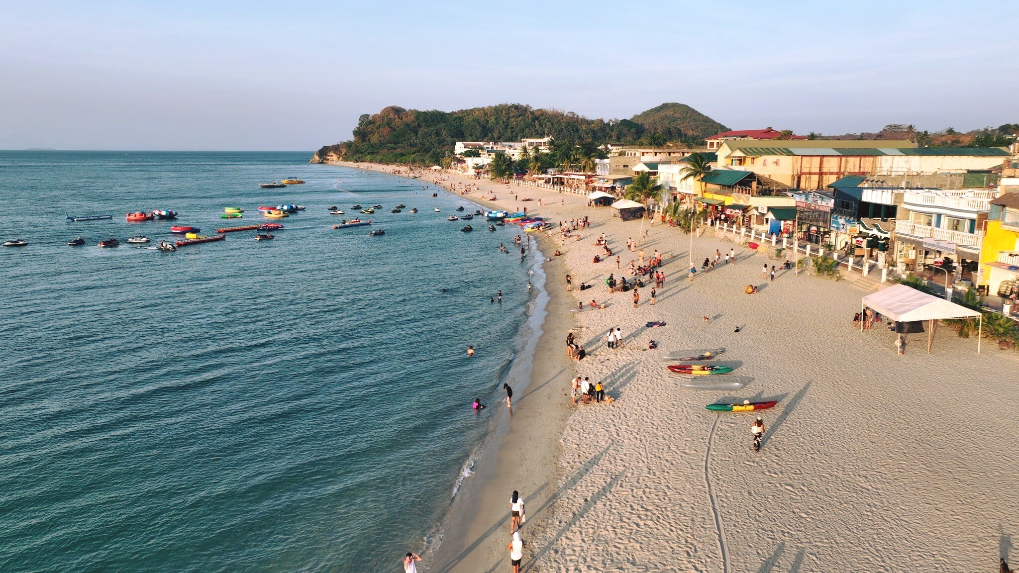 Puerto Galera white beach